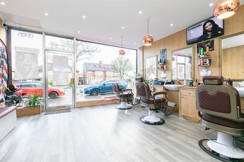 undefined, High Road, North Finchley, N12