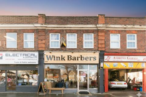 undefined, High Road, North Finchley, N12