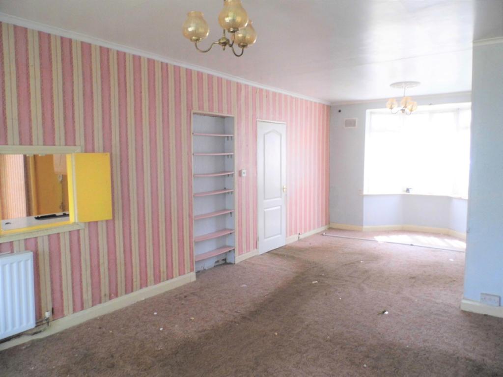 57 Central Avenue, Kettering... 3 bed semidetached house £50,000