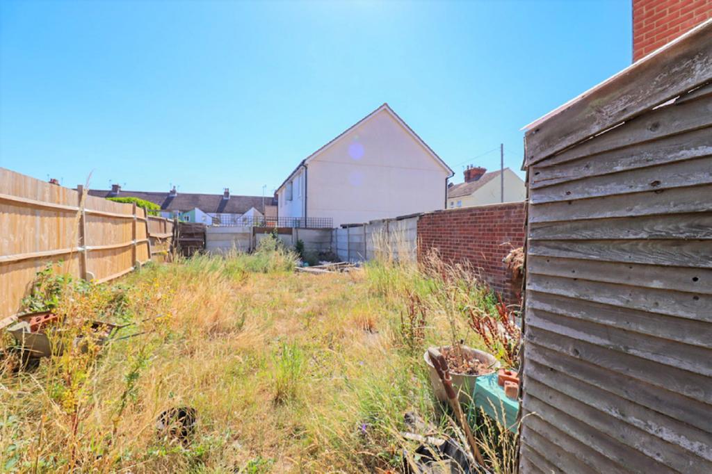 103 Beaver Road, Ashford, Kent 4 bed £60,000