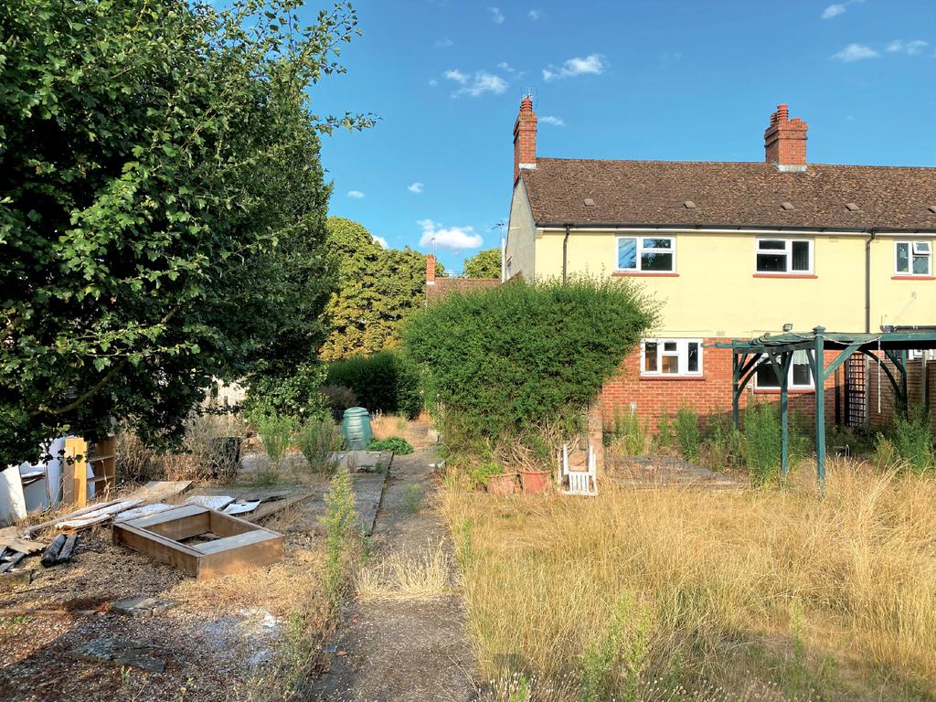 20 Nelson Crescent, Thetford, Norfolk 3 bed end of terrace house £70,000