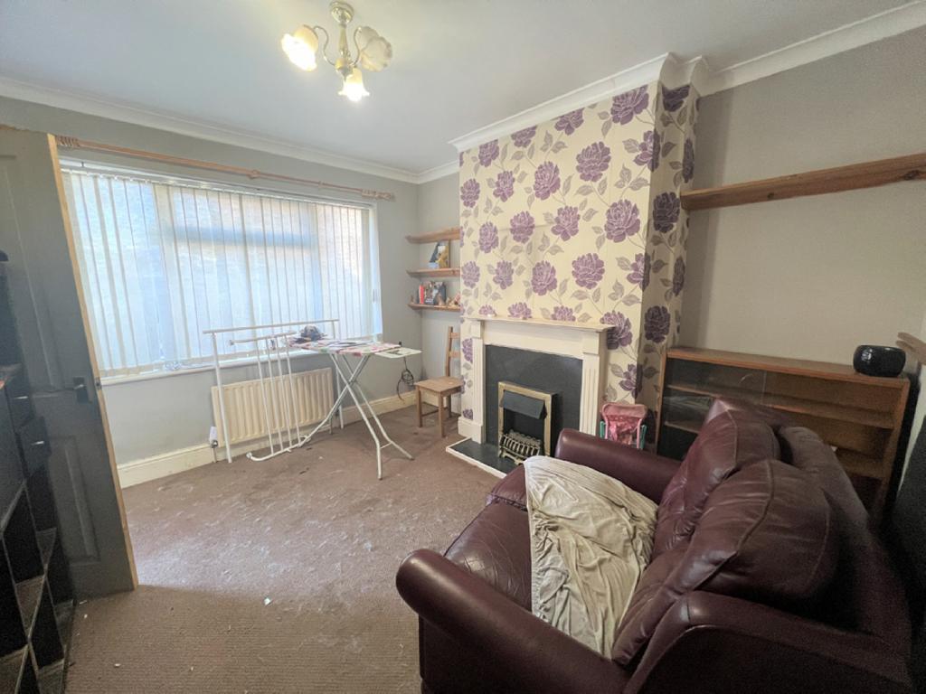 117 Howitt Street, Heanor, Derbyshire 3 bed semidetached house £40,000