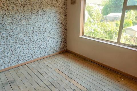 6 Andover Green, Bradford, BD4 9HG