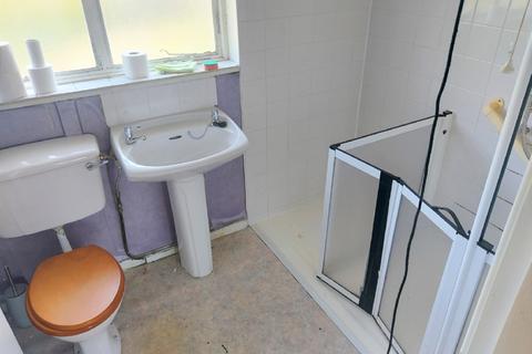 6 Andover Green, Bradford, BD4 9HG