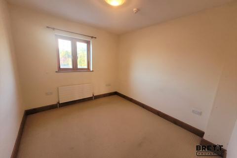 2 bedroom flat to rent, 8 Victory House, Nelson Quay, Milford Haven SA73 3AA