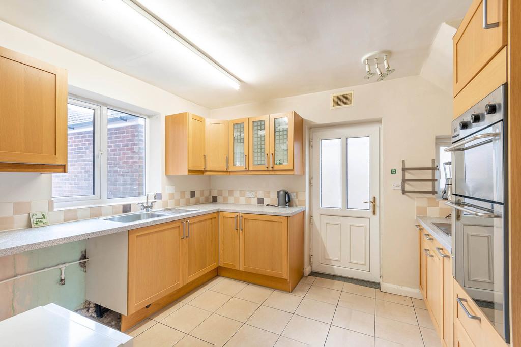 Dunstan Crescent, Worksop 4 bed semidetached house for sale £250,000