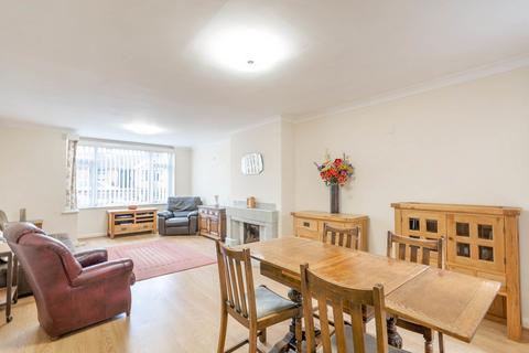 79 Dunstan Crescent, Worksop, S80 1AG