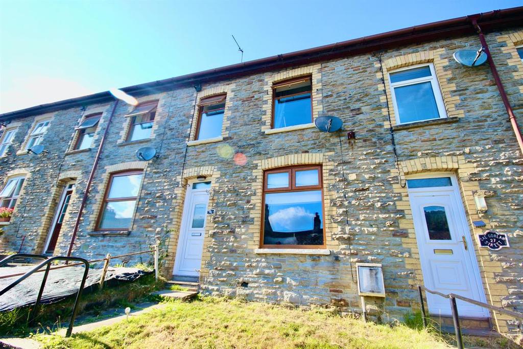 Cae Gorlan Street, Abercarn, Newport 3 bed terraced house £155,000