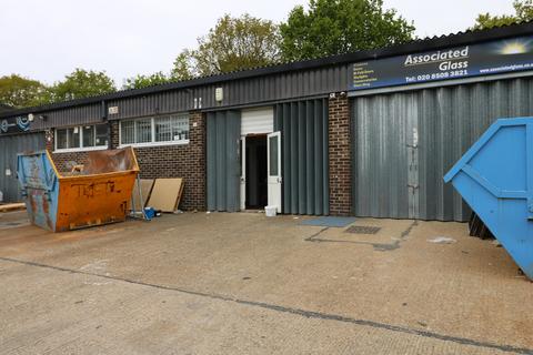 Industrial unit to rent - Oakwood Hill, Loughton