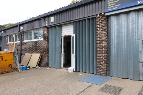 Industrial unit to rent - Oakwood Hill, Loughton
