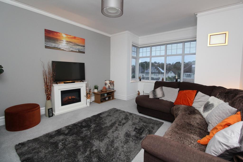 Penn Hill Avenue, Penn Hill, Poole 3 bed apartment to rent £1,600 pcm