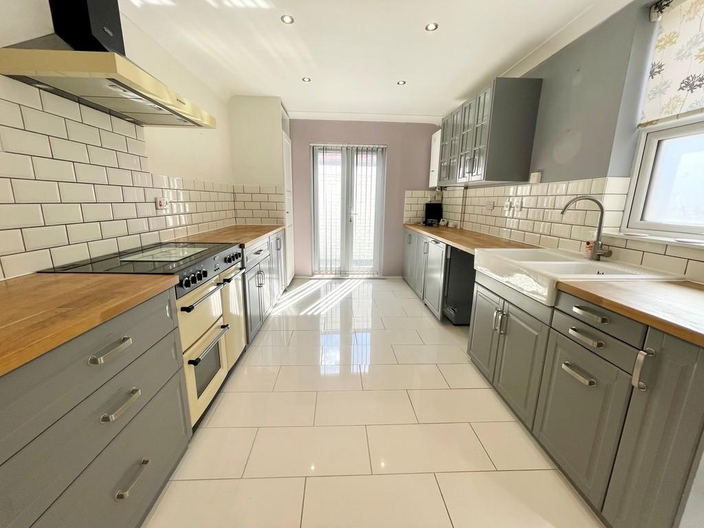 Hamilton Road, Great Yarmouth 3 bed terraced house £240,000