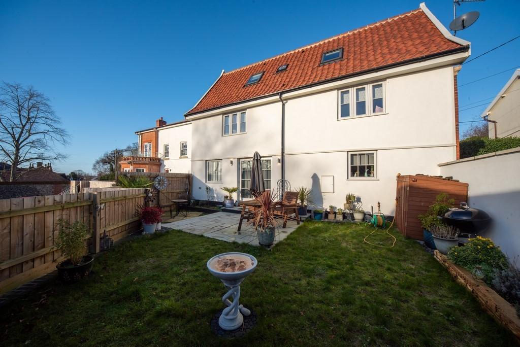 Denmark Street, Diss 3 bed end of terrace house £325,000