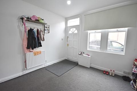 85 Lyndhurst Road, Nottingham, NG2 4FX