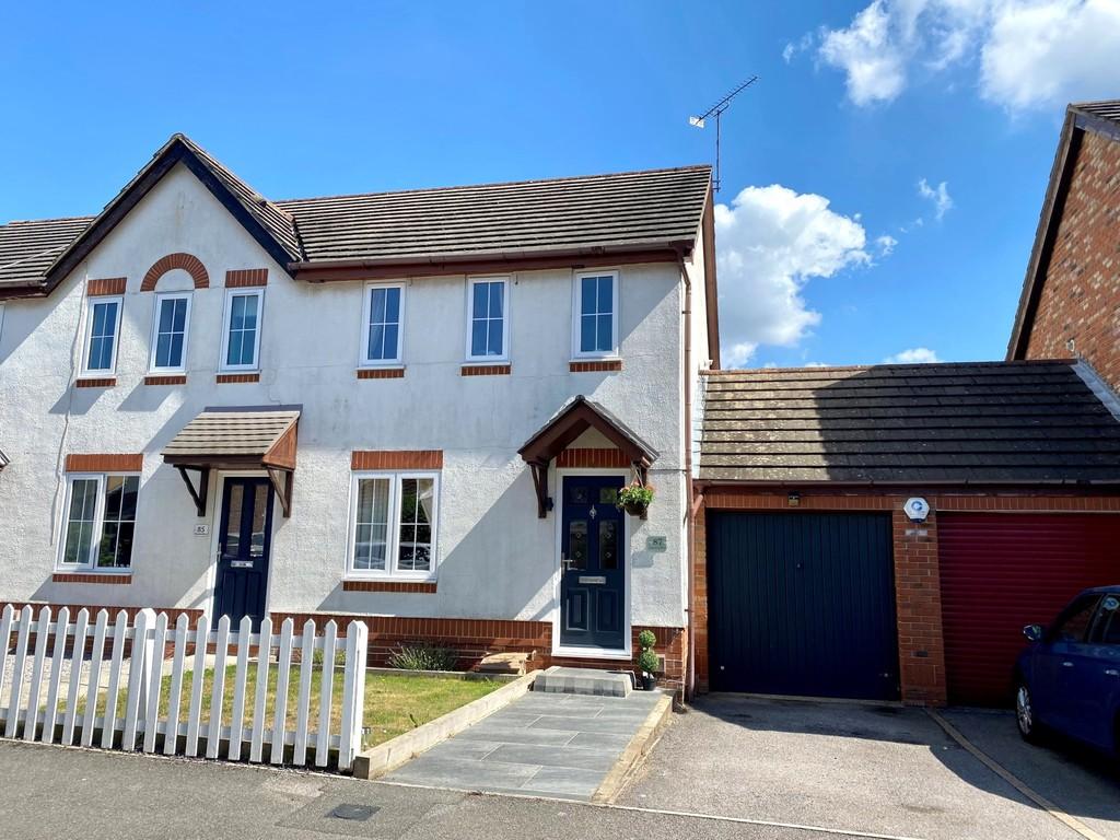 Clydesdale Road, Whiteley 2 bed end of terrace house £320,000