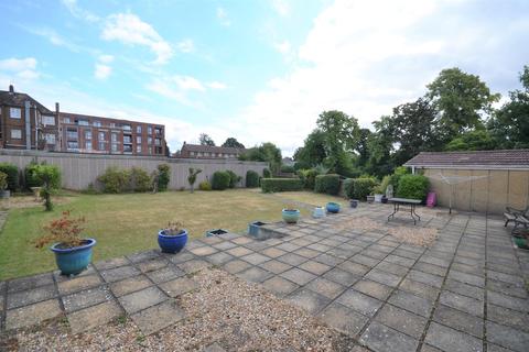 118 Elgin Avenue, Harrow, HA3 8QJ