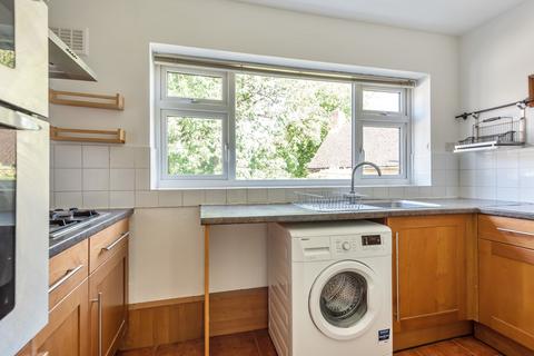 Flat 4, Lynwood Court Andover Road, Winchester, SO22 6AH