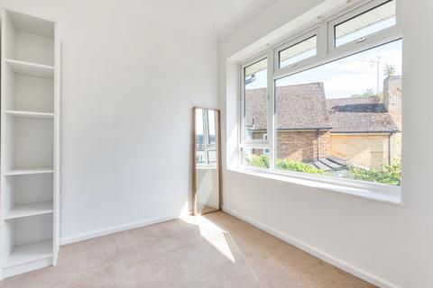 Flat 4, Lynwood Court Andover Road, Winchester, SO22 6AH