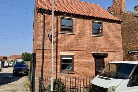 2 bedroom detached house to rent, PARLIAMENT STREET, NEWARK