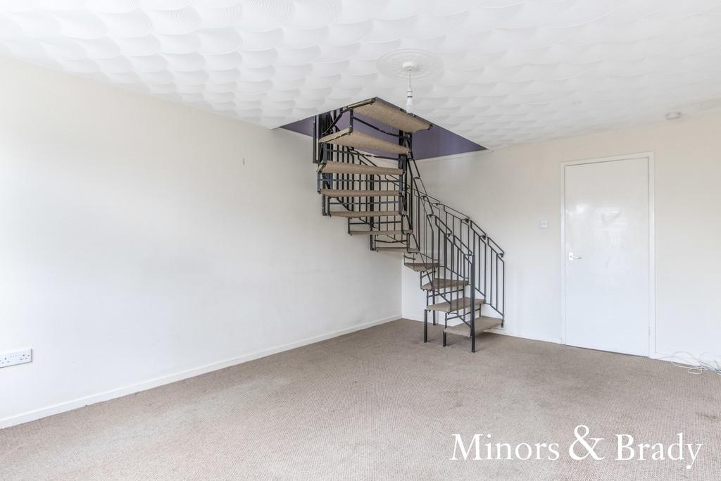 Burns Close, Dereham 2 bed terraced house £165,000