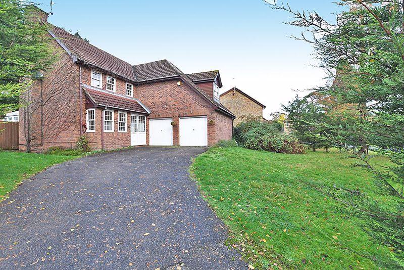 Lombardy Drive, Woodlands, Maidstone ME14 4 bed detached house for sale