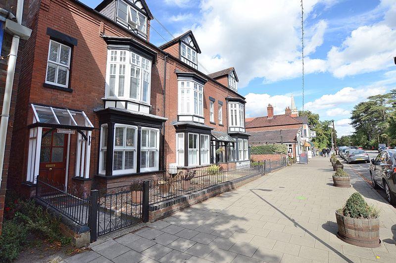 Hartsholme, The Broadway, Woodhall Spa 5 bed end of terrace house for