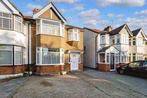272 Carlton Road, Gidea Park, Romford, RM2 5BB
