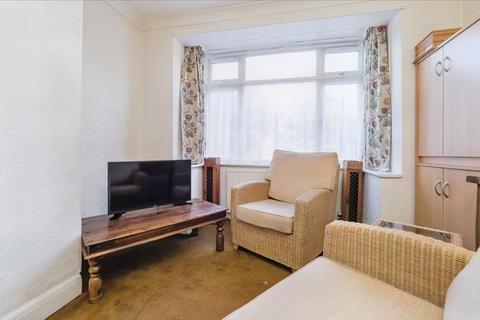 272 Carlton Road, Gidea Park, Romford, RM2 5BB