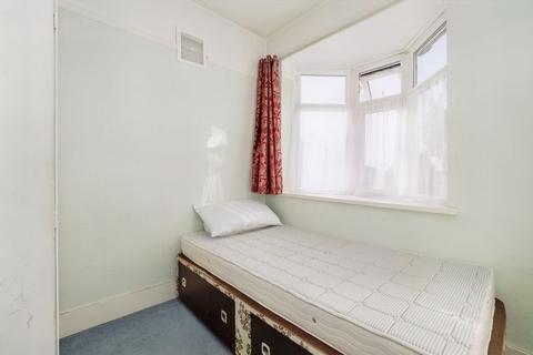 272 Carlton Road, Gidea Park, Romford, RM2 5BB