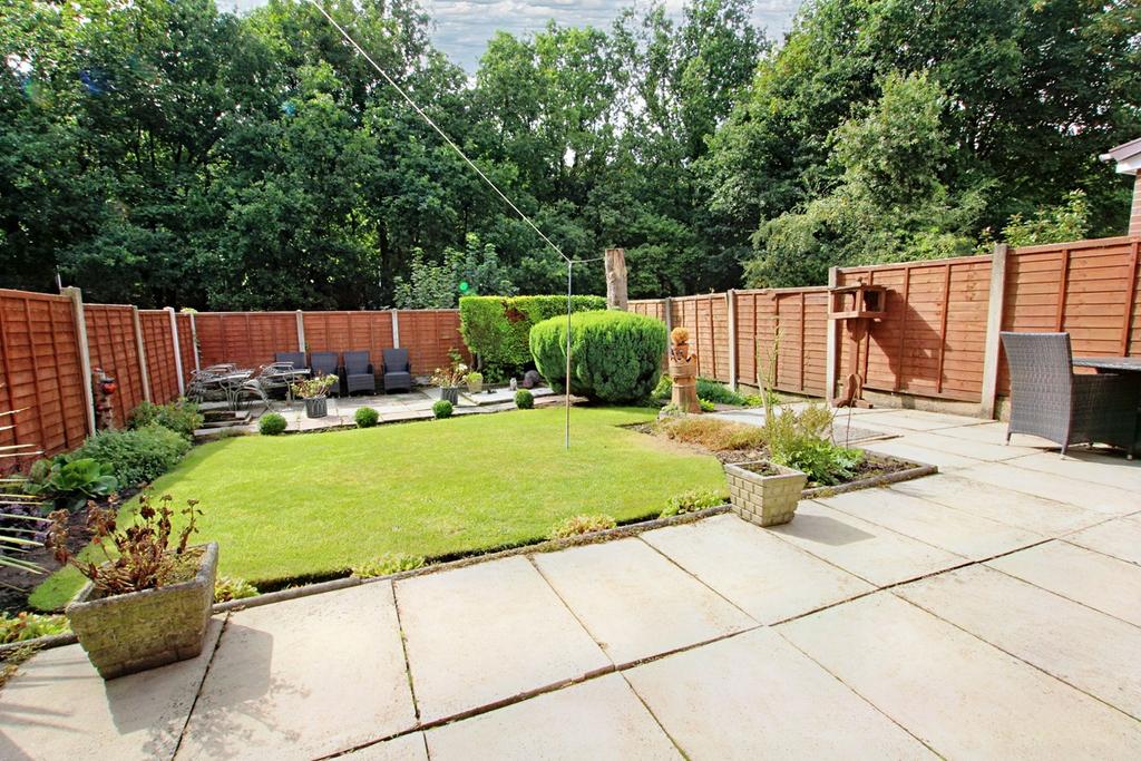 Newlyn Drive, AshtoninMakerfield, Wigan, WN4 3 bed detached house for