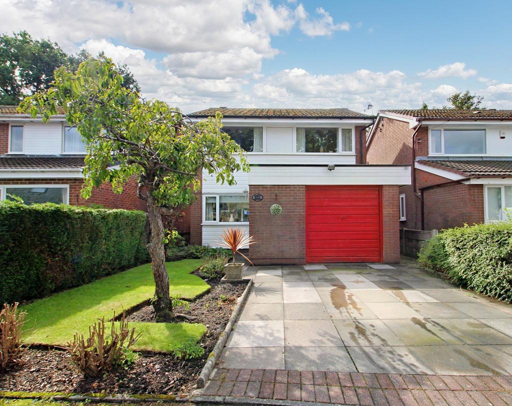 Newlyn Drive, AshtoninMakerfield... 3 bed detached house £255,000