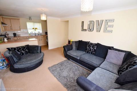 2 bedroom apartment for sale, Springbank Gardens, Lymm, WA13 9GR