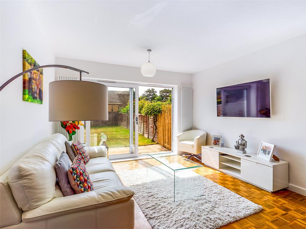Treeside, Highcliffe, Dorset, BH23 3 bed bungalow for sale £585,000