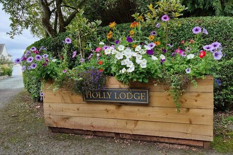 4 bedroom detached house for sale - Holly Lodge, Metal Bridge