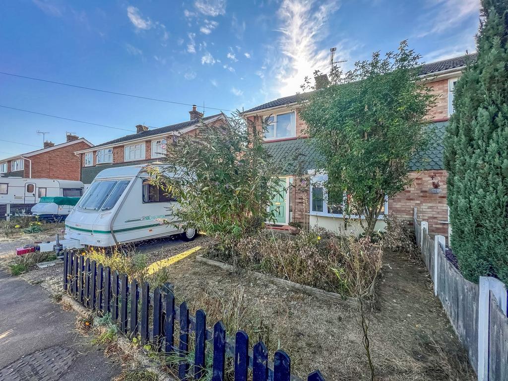 Whitegate Road, Brightlingsea, Colchester, CO7 3 bed semidetached