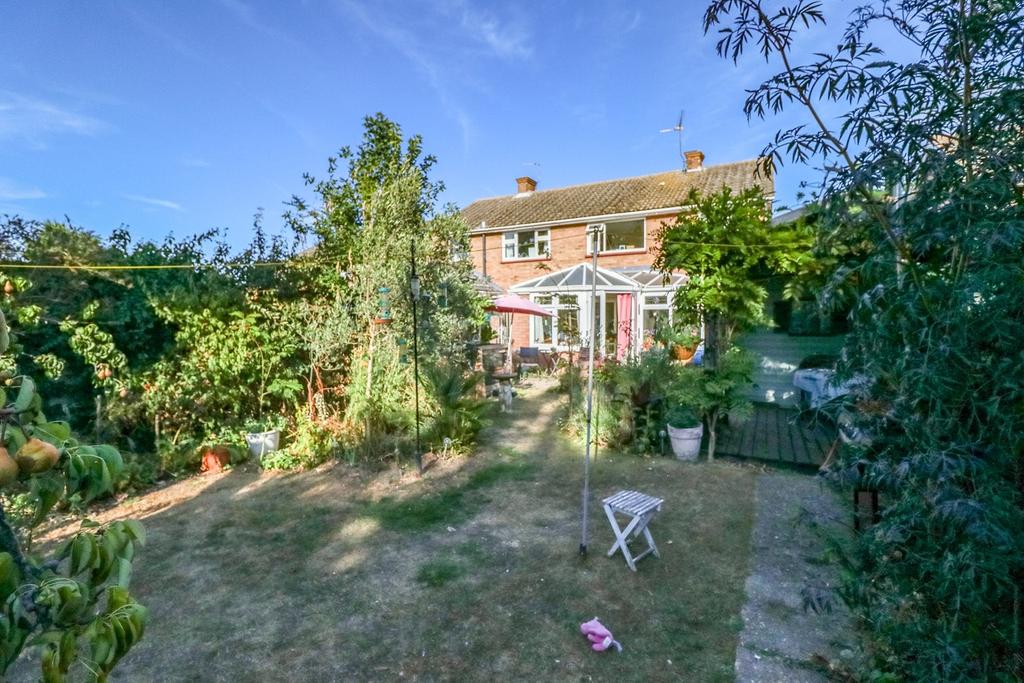 Whitegate Road, Brightlingsea, Colchester, CO7 3 bed semidetached