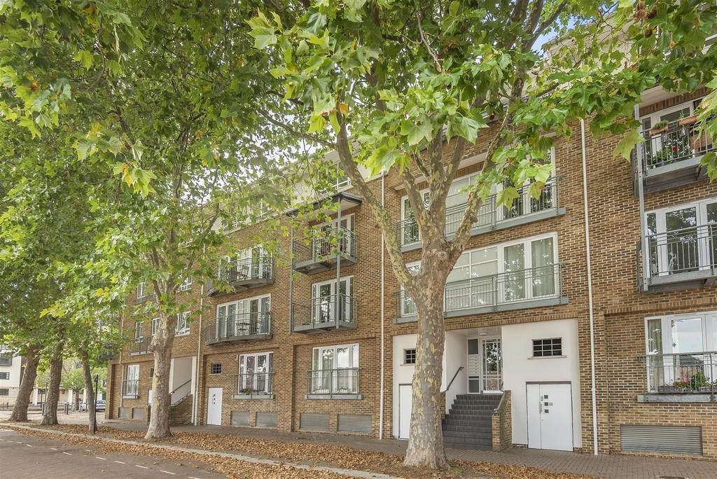 Rainbow Quay, Surrey Quays 2 bed apartment £500,000