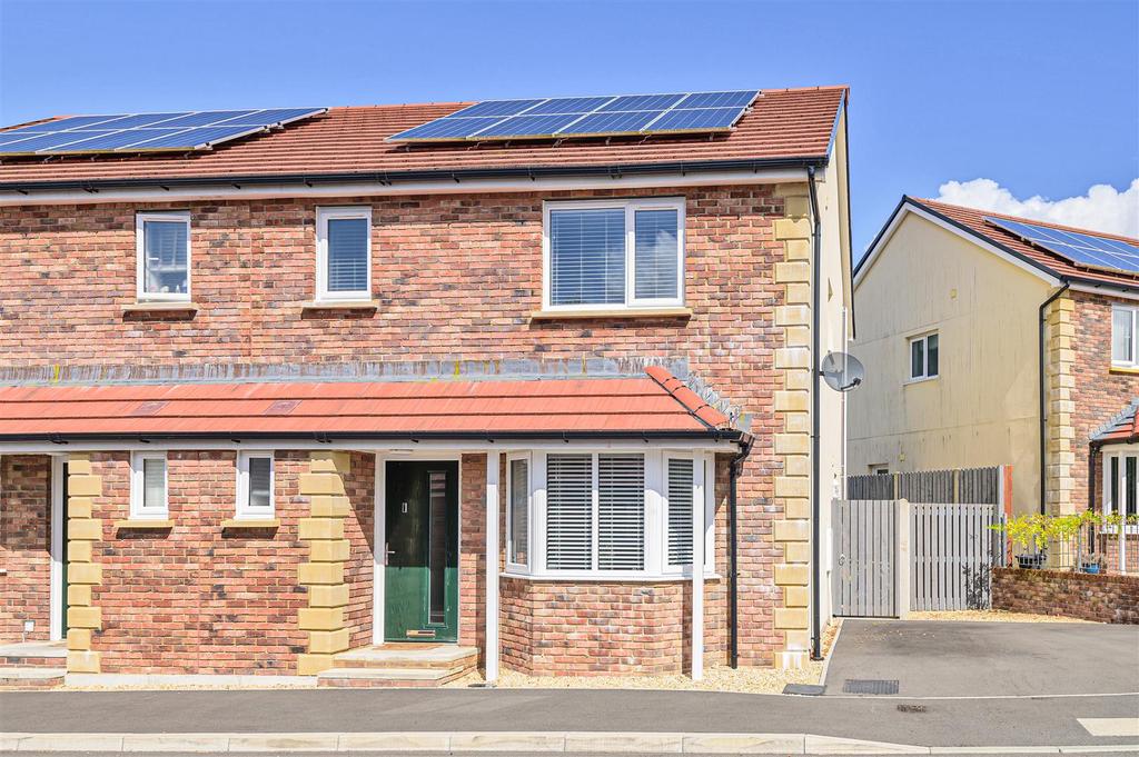 Coed Y Dderwen, Cwmgwili, Llanelli 3 bed semidetached house for sale