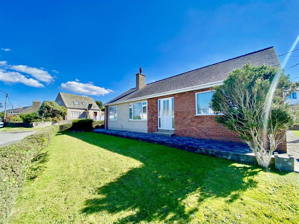 Barcyttun Estate, Morfa Nefyn 3 bed detached bungalow for sale £340,000