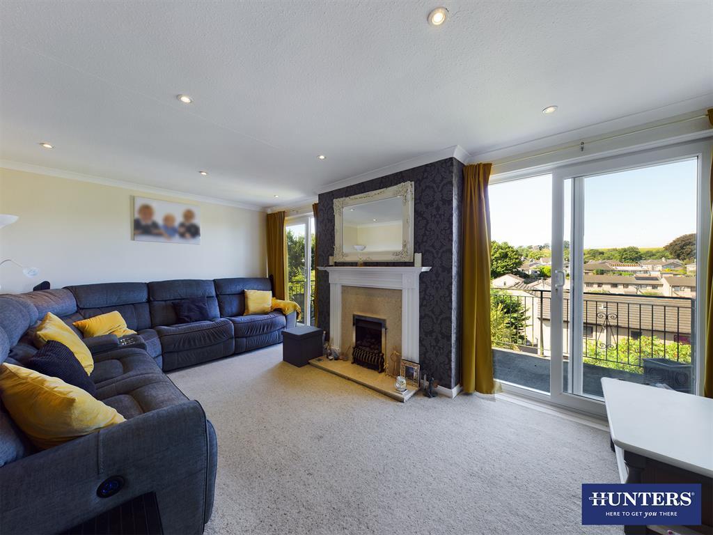 Larch Grove, Kendal, LA9 6AU 2 bed terraced house £240,000