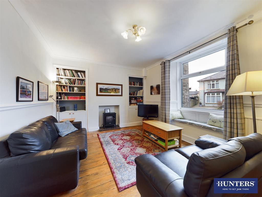Appleby Road, Kendal, LA9 6ES 2 bed terraced house £220,000