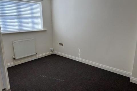 4 bedroom house to rent - St Peters Avenue - Kettering