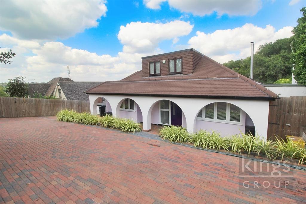 Cuffley Hill, Goffs Oak, Waltham Cross 4 bed detached house for sale