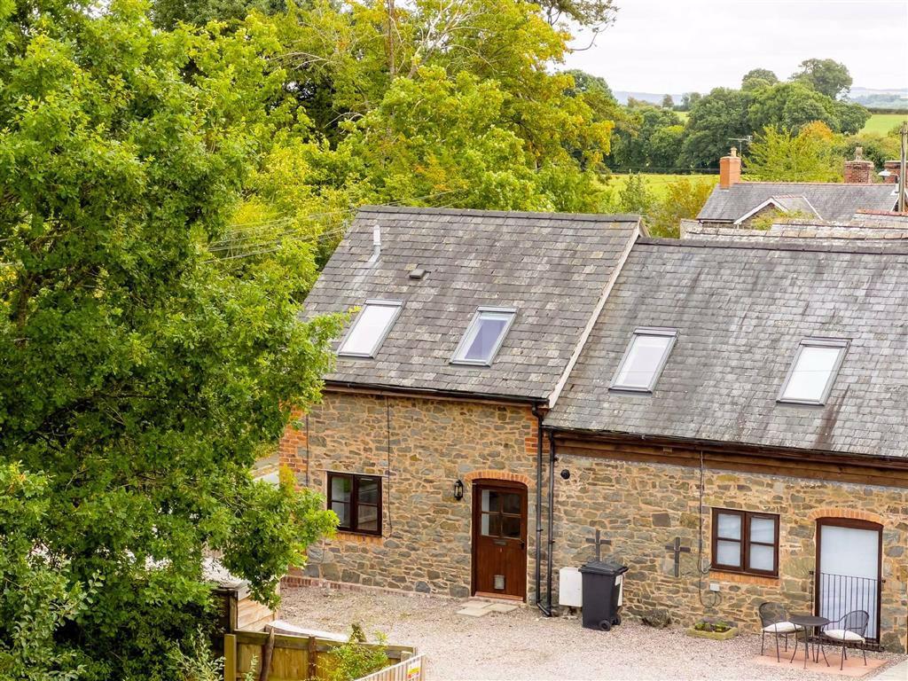 Bwthyn Derw, Llanfyllin, Llanfyllin... 3 bed barn conversion £160,000