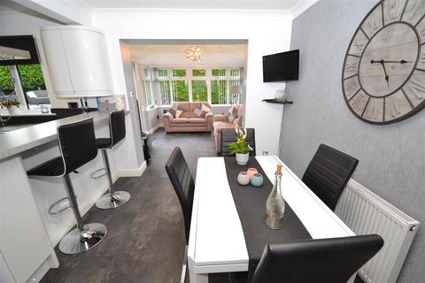 28 Coppice View, Bradford, BD10 8UF