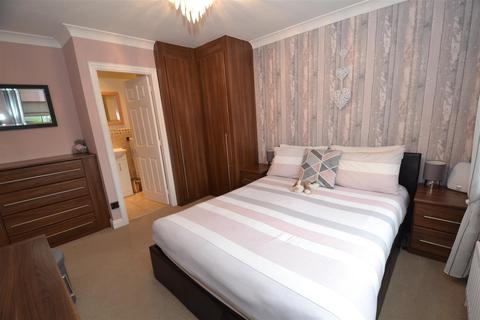 28 Coppice View, Bradford, BD10 8UF