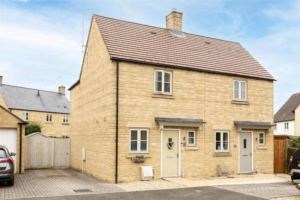 Barnsley Way, BourtonOnTheWater 2 bed semidetached house £320,000