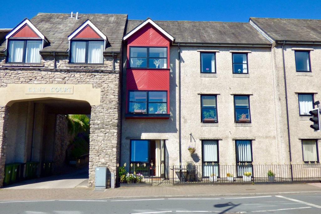 Kent Court, Kendal, Cumbria, LA9 5AN 2 bed flat £85,000