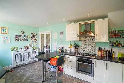 31 Blea Tarn Road, Kendal, LA9 7NA