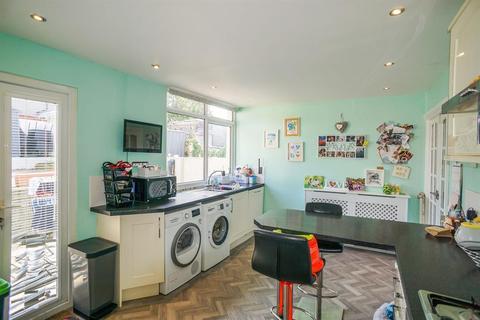 31 Blea Tarn Road, Kendal, LA9 7NA